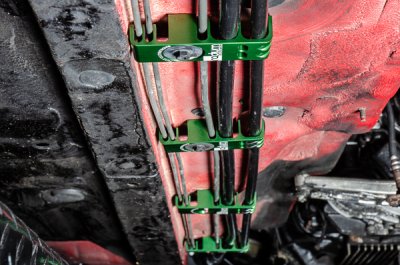 Toyota Supra MK4 Radium Bränsle/bromsrörsfästen